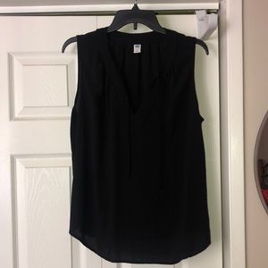 Black sleeveless Old Navy top